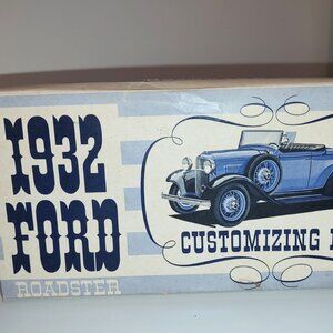Vintage AMT 1/25 Scale Trophy Series 1932 Ford Roadster -In Box Unassembled